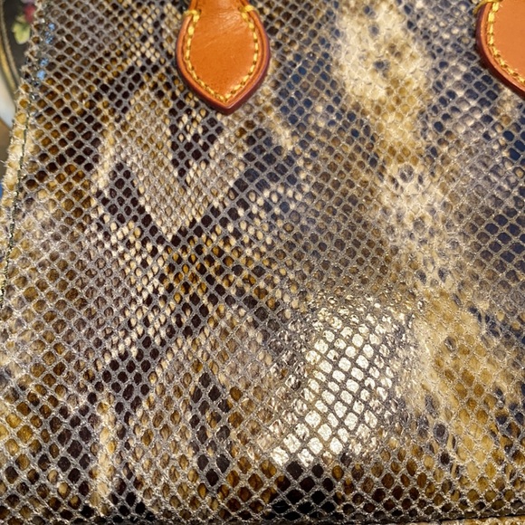 Dooney & Bourke crossbody - Picture 14 of 15